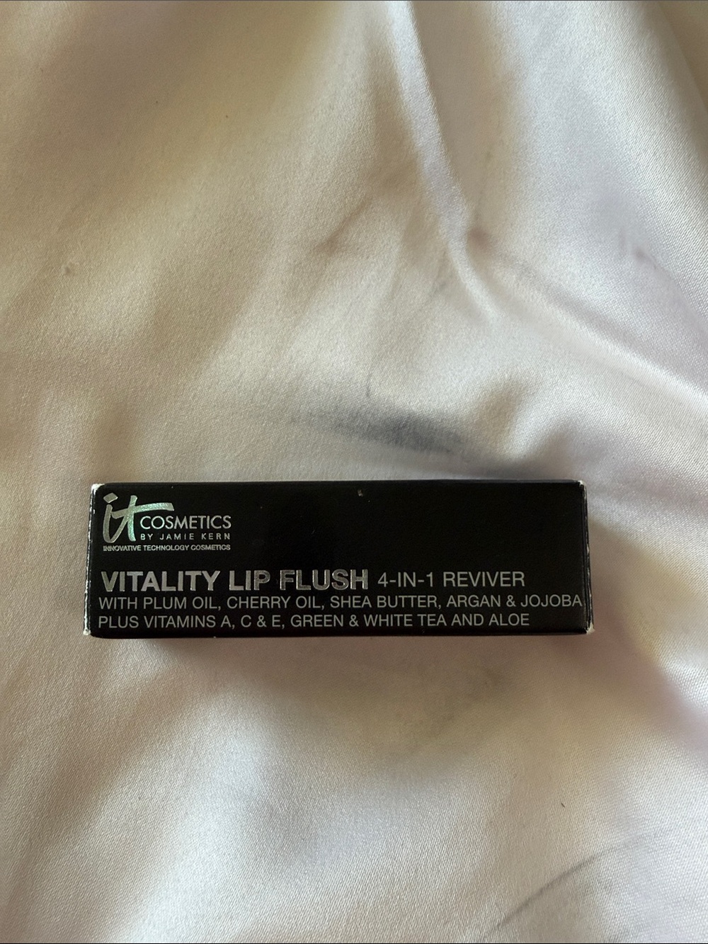 IT cosmetics Vitality Lip Flush 4-in-1 Reviver - Black Packaging